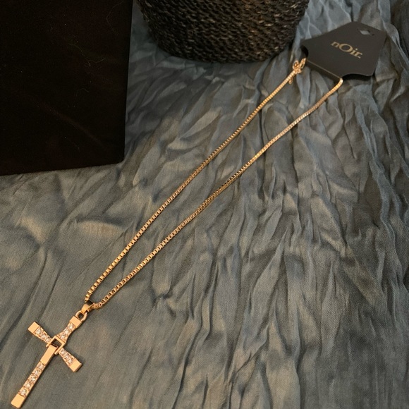 Crystal Cross Pendant on Box Chain - Picture 7 of 7